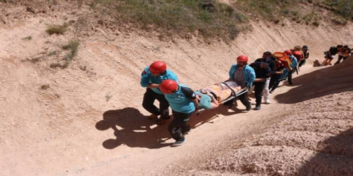 Kayalıklardan Yuvarlanan Turist Felaketi Yaşadı