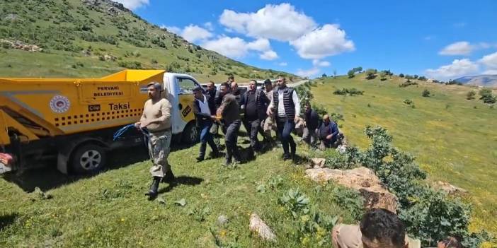 Uçuruma Yuvarlanan Aracında Yaralı Bulundu