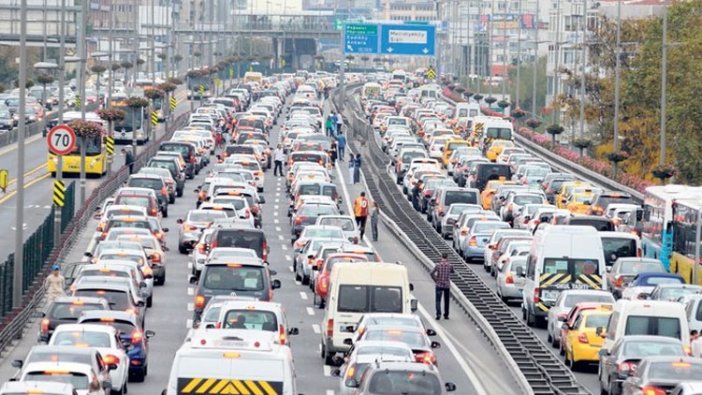 Trafiğe kayıtlı araç sayısı Ocak'ta 23 milyona dayandı