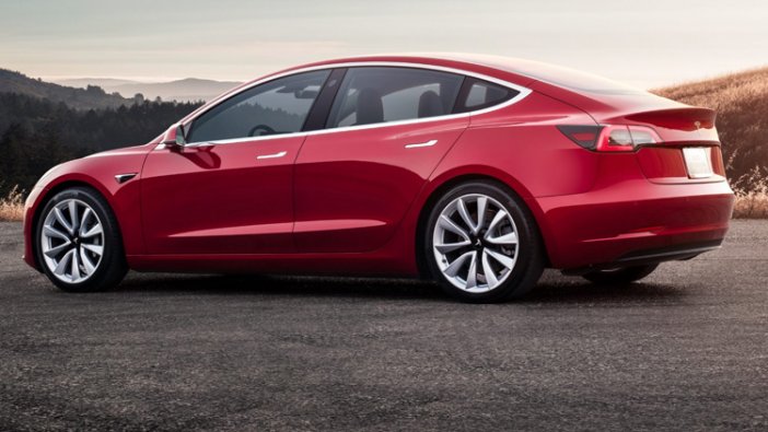 Tesla Model 3’ü piyasaya sürdü! İşte fiyatı