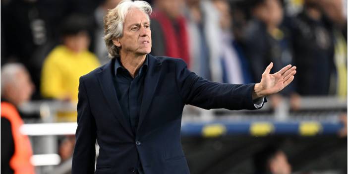 Jorge Jesus Bir Sezonda Üç Kupa Kazandı