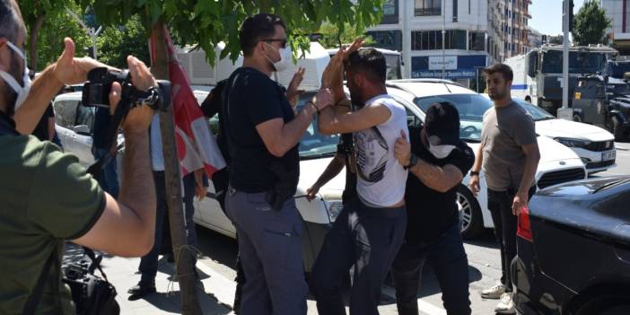 Kayyım Protestosuna Polis Müdahalesi: 3 Kişi Gözaltına Alındı!