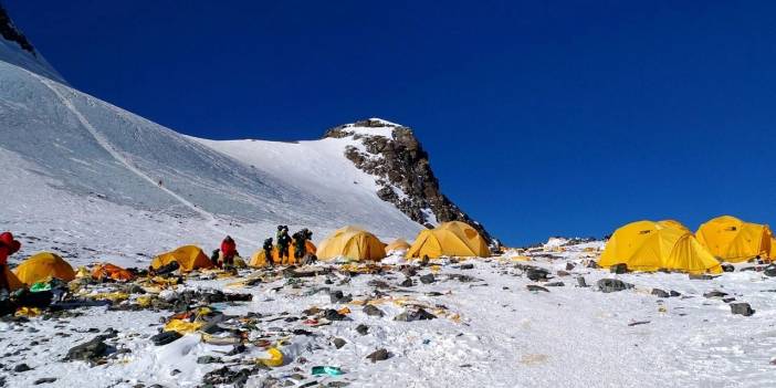 Himalayalar'daki Üç Zirveden Çöp, Ceset Ve İskelet Çıkarıldı