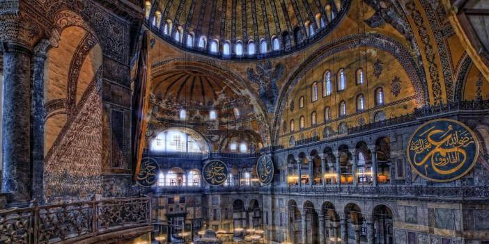 Ayasofya'nın Duvarlarında Gizli Viking Yazıtları: Çatlak Sanılan Semboller Bakın Ne Çıktı