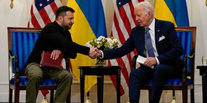 ABD Başkanı Biden, Zelenski'den Özür Diledi