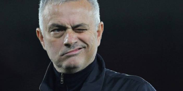 Jose Mourinho ortalığı karıştırdı! Kendi keşfi olan o stoperi Leeds'in elinden alarak hayalleri yıkabilir