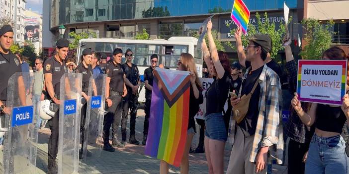 Eskişehir Onur Yürüyüşü'ne Polis Müdahalesi: 10 Gözaltı