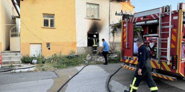 Kiracı Ev Sahibine Sinirlenip Evi Yaktı