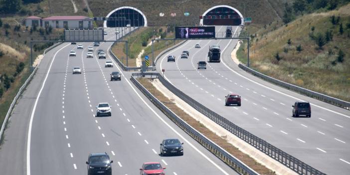 Kurban Bayramı tatilinde otoyollardan 21 milyon 67 bin araç geçti