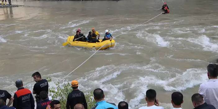 Uçurum'dan Atladı Cansız Bedeni Zap Suyu'nda Bulundu