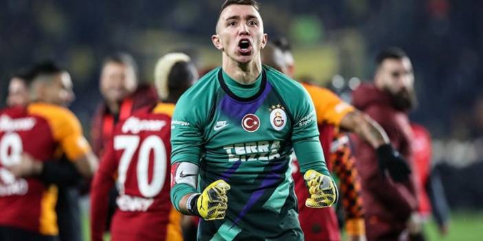 Fernando Muslera Ve Eşinden Gönülleri Fethettiren Ay Yıldız Dövmesi