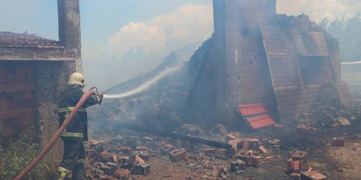 Tokat'ta Büyükbaş Ahırında Yangın Çıktı: 500 Hayvan İçin Tahliye