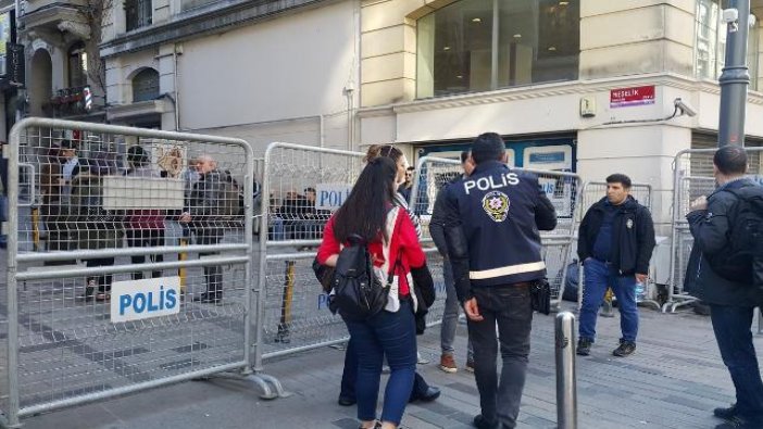 Polis, İstiklal Caddesi’ni kapattı