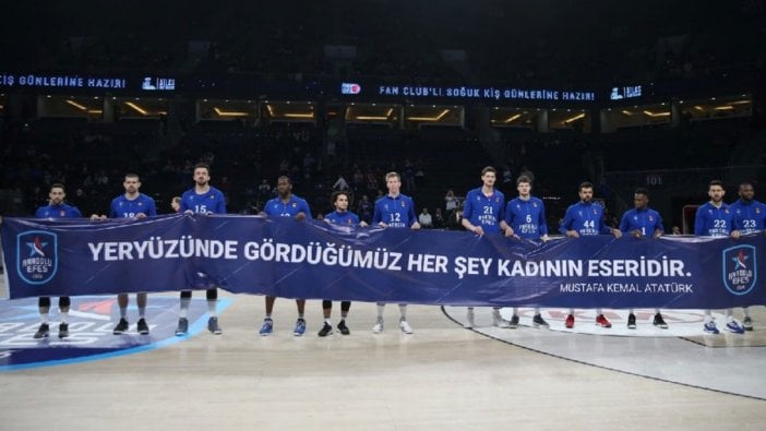 Anadolu Efes'ten Barcelona karşısında farklı zafer!