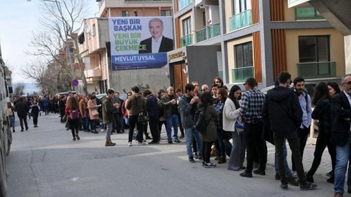 İstanbul'da Kızılordu Korosu kuyruğu