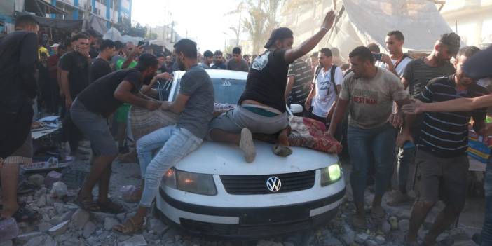 Bombalarla Yıkılan Hayatlar...İsrail, Sığınak Olan Okulu Vurdu, Çok Sayıda Ölü Ve Yaralı Var!