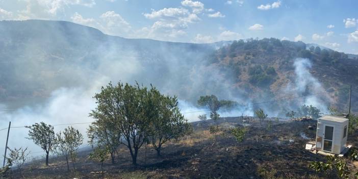 Ankara'da Mahalleye Sıçrayan Yangın  Söndürüldü