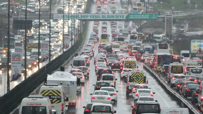 İstanbul'da trafik durma noktasına geldi!