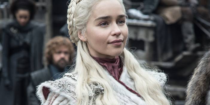 Emilia Clarke Amazon'un yeni dizisi 'Criminal'da rol alacak