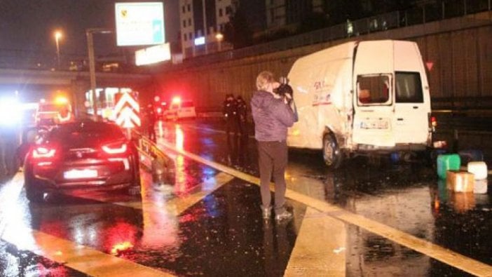 Trafikte kimyasal alarmı: Bidonlar yola saçıldı