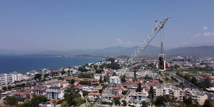 Fethiye'de tatilciler "bungee jumping" ile adrenalin yaşıyor