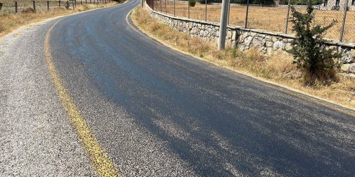 Bodrum'da 45 derece sıcakta asfalt eridi