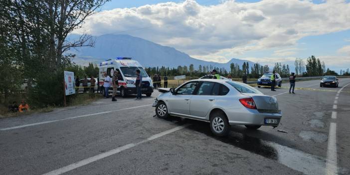 Çarpışan otomobillerde can pazarı: Yaşlı kadın hayatını kaybetti!