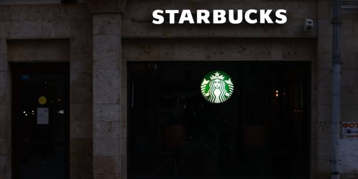 Starbucks'ta yeni dönem: Ücretsiz oldu!