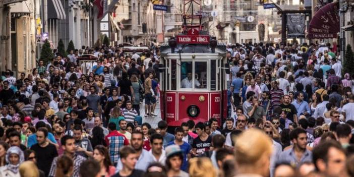 Sırtına çantasını alan İstanbul'a geldi