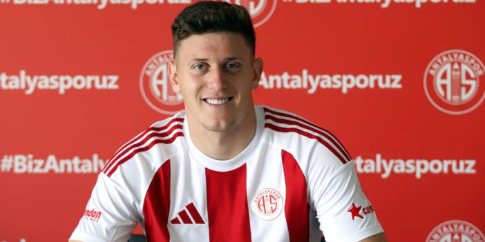 Antalyaspor, Adolfo Julian Gaich için imza töreni düzenledi