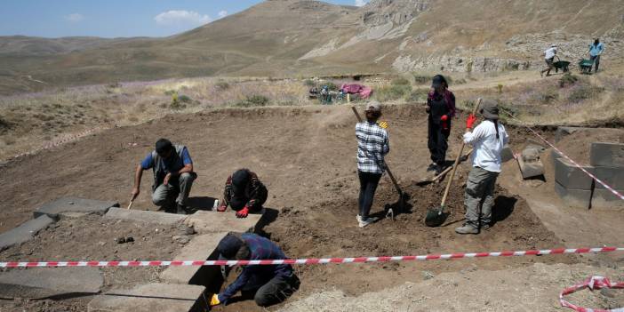 Urartu kalesinde yeni buluntular ortaya çıkarıldı