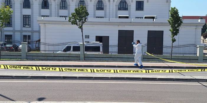 Polislere saldırdı, araçlara zarar verdi: Saldırgan etkisiz hale getirildi