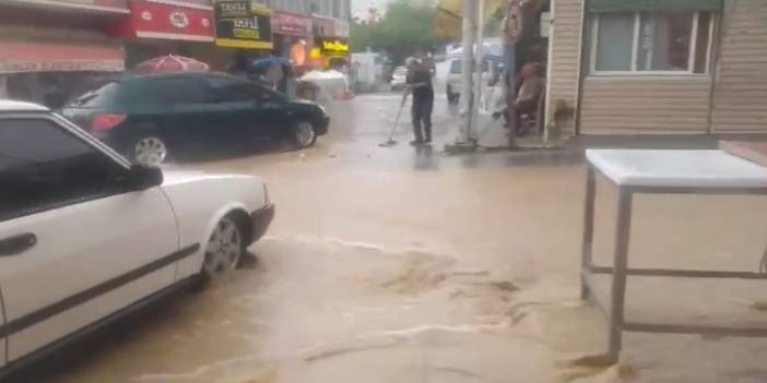 Mersin'de yollar göle döndü!