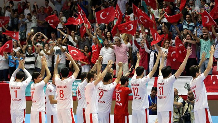 23. Yaz İşitme Engelliler Olimpiyatları erkek voleybol final maçında Türkiye, Ukrayna'yı yenerek altın madalya aldı