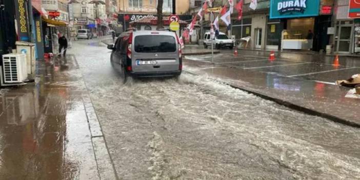 Kırklareli'nde sağanak ve dolu etkili oldu