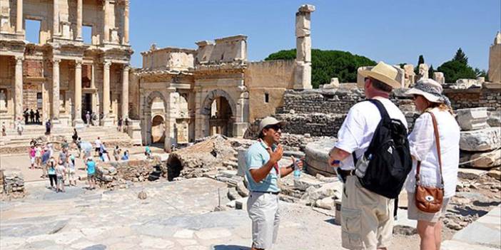 Savaştan kaçan Antalya'da rehber oluyor: "Mesleği gasbediyorlar"