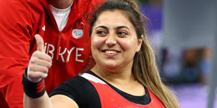 Milli halterci Sibel Çam, Paris 2024'te bronz madalya kazandı!