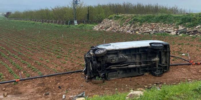 Tarım işçilerini taşıyan araç kaza yaptı 1 ölü 22 yaralı