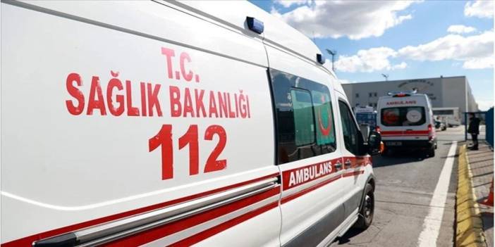 Minibüsle traktör çarpıştı: 12 kişi yaralandı!