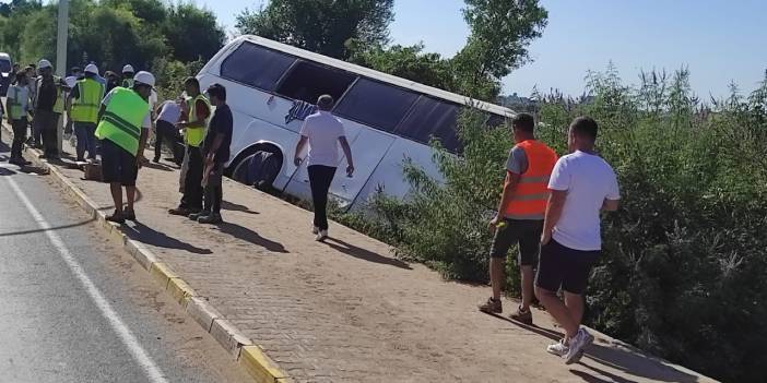 Antalya'da otobüs şarampole uçtu