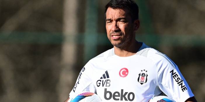 Beşiktaş'ta derbi 11'i netleşti. Van Bronckhorst'tan sürpriz karar