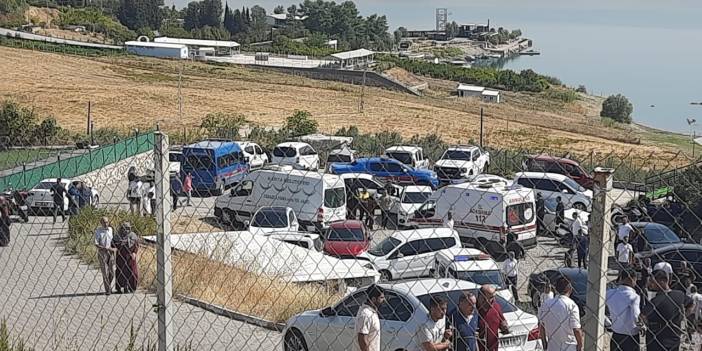 Atatürk Barajı Göleti yolu kana bulandı. 2 kişi feci kazada öldü