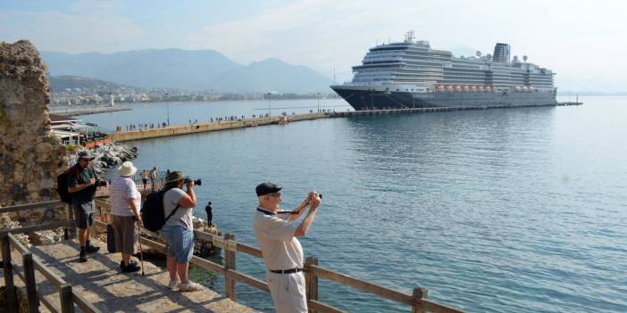 Türkiye, kruvaziyer turizminde 11 yılın en yüksek turist sayısına ulaşarak rekor kırdı!