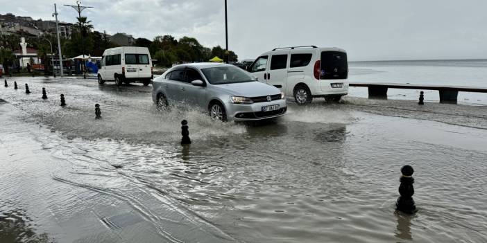 Sinop'u sağanak vurdu. Hortum çıktı vatandaşlar neye uğradığını şaşırdı