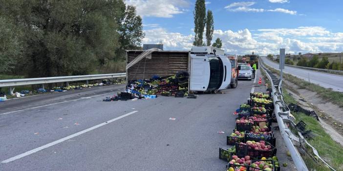 Trafiğin kilitlenme sebebi elma çıktı!