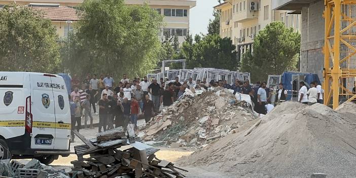 İnşaat malzemelerinin altında kalan 2 işçi hayatını kaybetti