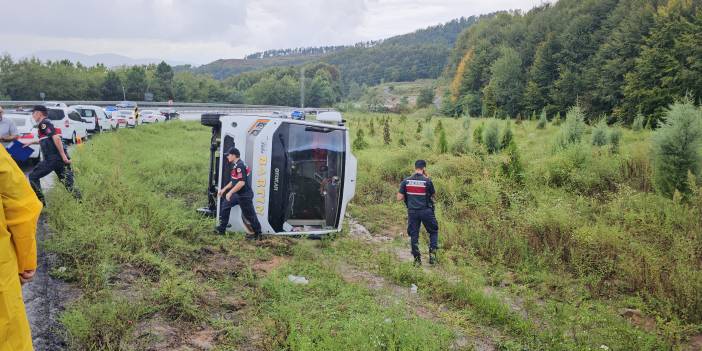 Zonguldak'ta midibüs devrildi: 9 kişi yaralandı