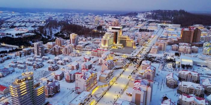 Kuzey Kore'ye "yasa dışı" giren asker ordudan atıldı