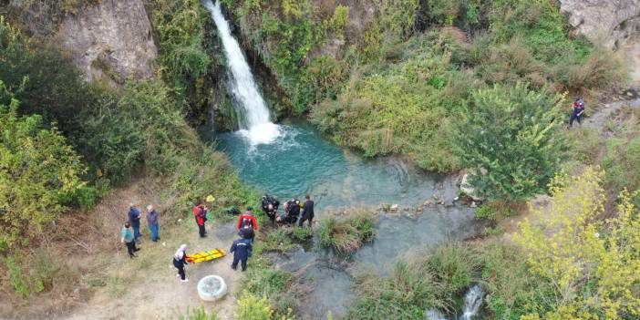 Çocuklarını boğulmaktan kurtardı kendi boğuldu