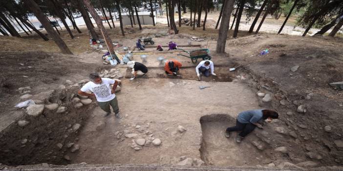 Yumuktepe Höyüğü'nde tarihe ışık tutacak keşif! 9 bin yıllık iki buğday türüyle Anadolu'nun ilk ekmeği bulundu